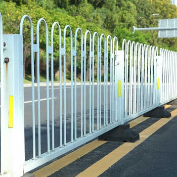 惠州道路中间隔离栏 报价乙型护栏 深圳防眩交通安全隔离栏