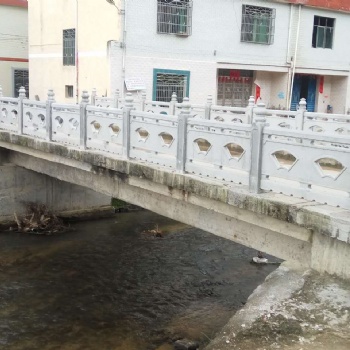 浙江台州乡村水泥栏杆建设，仿树桩石制作，仿木栏杆施工造型好