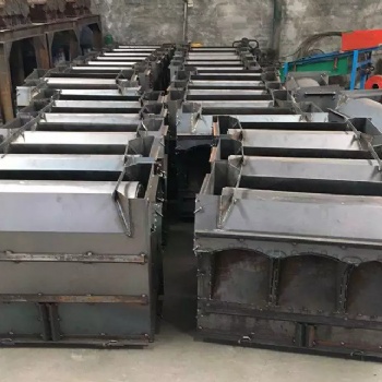 大三孔猪槽模具猪用水泥槽模具保育育肥食槽料槽模具