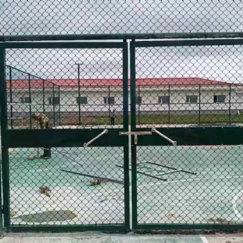 杨凌示范区运动场围栏网 网球场护栏网 羽毛球场隔离网加工
