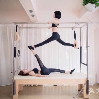 普拉提核心床大器械重组合滑动床凯迪拉克床瑜伽馆五件套健身器材