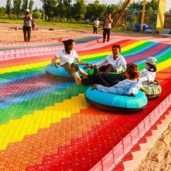四季可玩的旱地滑草 网红彩虹滑道 旅游基地游乐设备