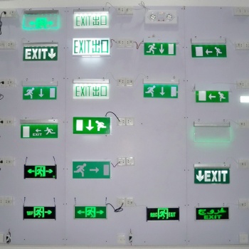 英式安全出口标志灯,出口欧洲消防应急灯价格优,香港出口消防应急灯,安全出路灯