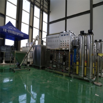 厂家出售 2L玻璃水灌装设备 车用防冻液生产设备 日化生产线设备自动化 河南中意隆