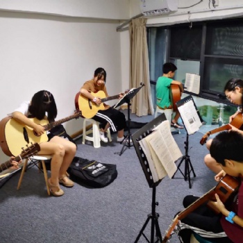 苏州比较好的少儿艺术培训机构音乐培训吉他二胡笛子兴趣特长培训班