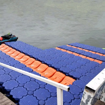 厂家供应滚塑浮箱 水上平台码头浮桥工程建设安装浮动塑料浮箱