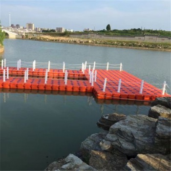 水上工程平台码头泊位浮筒 聚乙烯水上乐园设施浮动浮筒平台