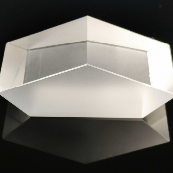 厂家定制不同规格光学玻璃棱镜 三角棱镜 直角棱镜