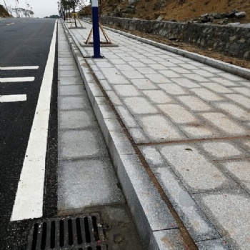 衡阳芝麻白石材厂家 湖南衡阳花岗岩芝麻白路边挡土侧石