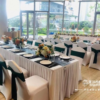 承接各色宴会，自助餐，公司庆典餐饮活动