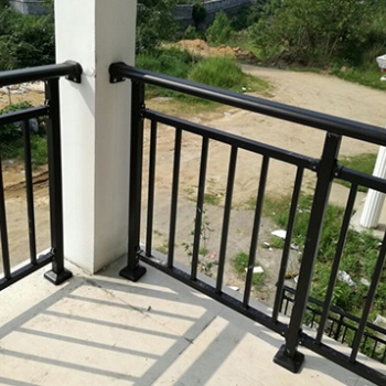 广州工厂加工高层阳台隔离防护栏 小区别墅铁艺栏杆防坠阳台护栏