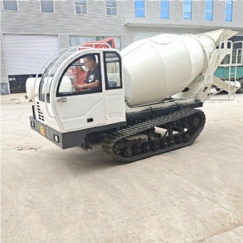 3方工业履带搅拌车 泥石地履带混凝土搅拌车 后桥式混凝土搅拌车