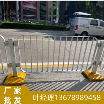 厂家直供 港式公路护栏 实心市政护栏网 港式深圳护栏路中间护栏