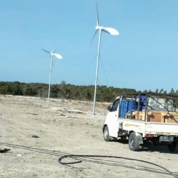 5kw风力发电机抗大风新型转轴式偏航保护的风机