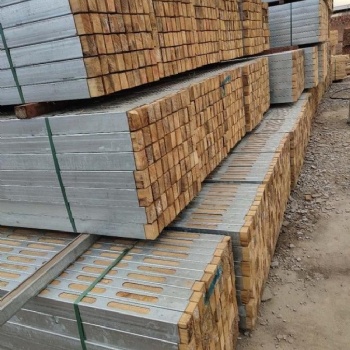 哪有钢木龙骨厂家批发定制A河北萌创厂家生产钢木龙骨钢包木