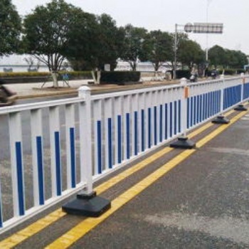 市政道路护栏 隔离栏 交通户外锌钢围栏 马路京式护栏 人车分离防撞护栏