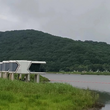 造型双曲铝单板 果园 户外民宿 风景度假村旅游民宿太空舱