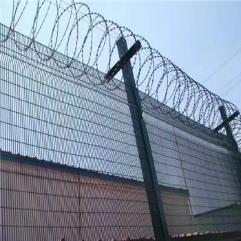 监狱护栏机场围栏Y型柱刀片刺绳护栏戒毒所看守所铁路边境围界网