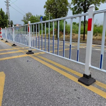交通道路护栏 人行道分流隔离栏杆 马路防护围栏