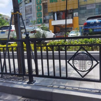 广州道路护栏 黑色镀锌栏杆 广府式隔离护栏
