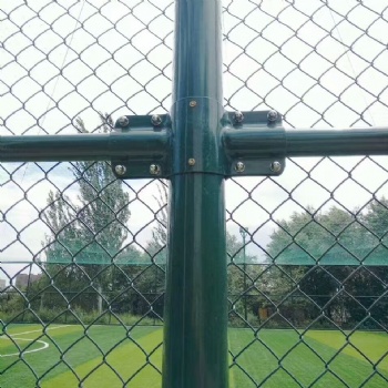 球场围网勾花篮球体育场围栏网运动场隔离防护网足球场铁丝护栏网