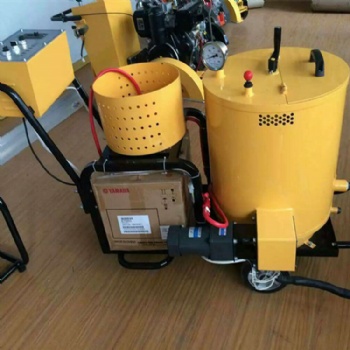 厂家生产小型沥青路面灌缝车