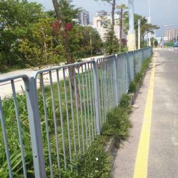 广州马路隔离护栏网 源头厂家护栏网定制 一米也是批发价