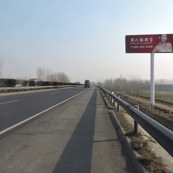 济南高速公路高炮跨线桥广告牌
