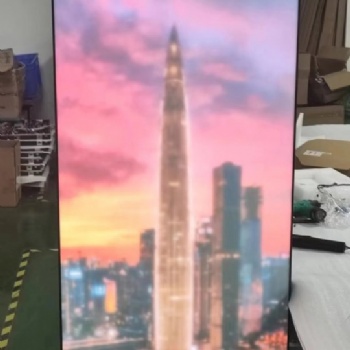 深圳商场会议室展厅室内P2LED海报屏LED广告现货供应