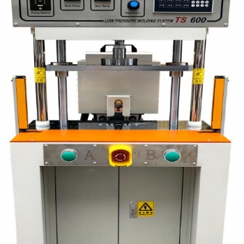 TS 600 侧式注胶单工位一体机