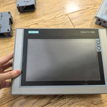 高价现货款专业回收plc模块，变频器触摸屏，当场结算