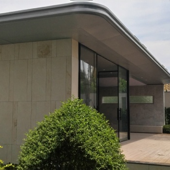 大型户外不锈钢雕塑镜面发光抽象校园房地产地标金属园林景观摆件