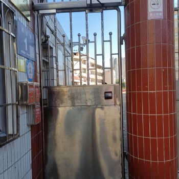 智能人脸识别全自动开门机