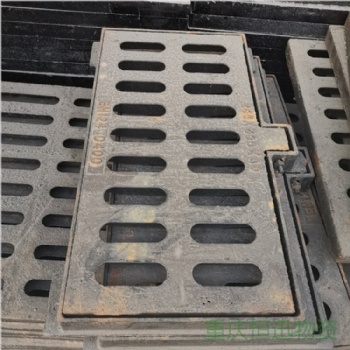 球墨铸铁沟盖板 250x700x40 E600过重车常用 铜梁厂家 耐磨韧性好